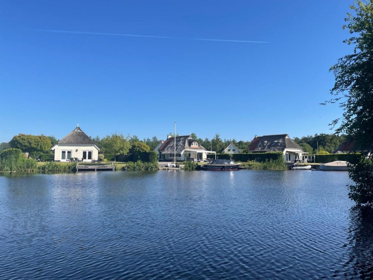 Vakantiehuis Aan Het Water In Friesland Синт-Николасга Экстерьер фото